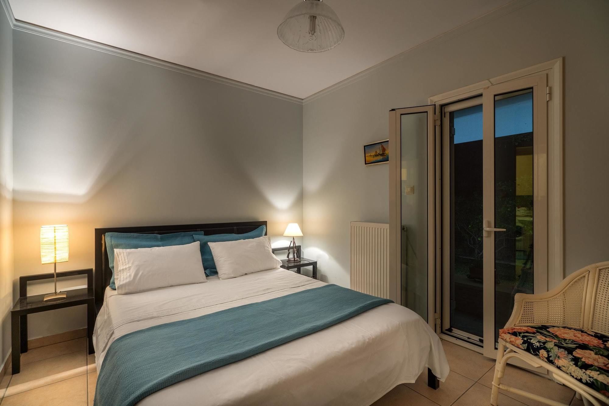 Maria'S Seaside Villa - House With 3 Rooms In Marathon, With Wonderful Exterior foto