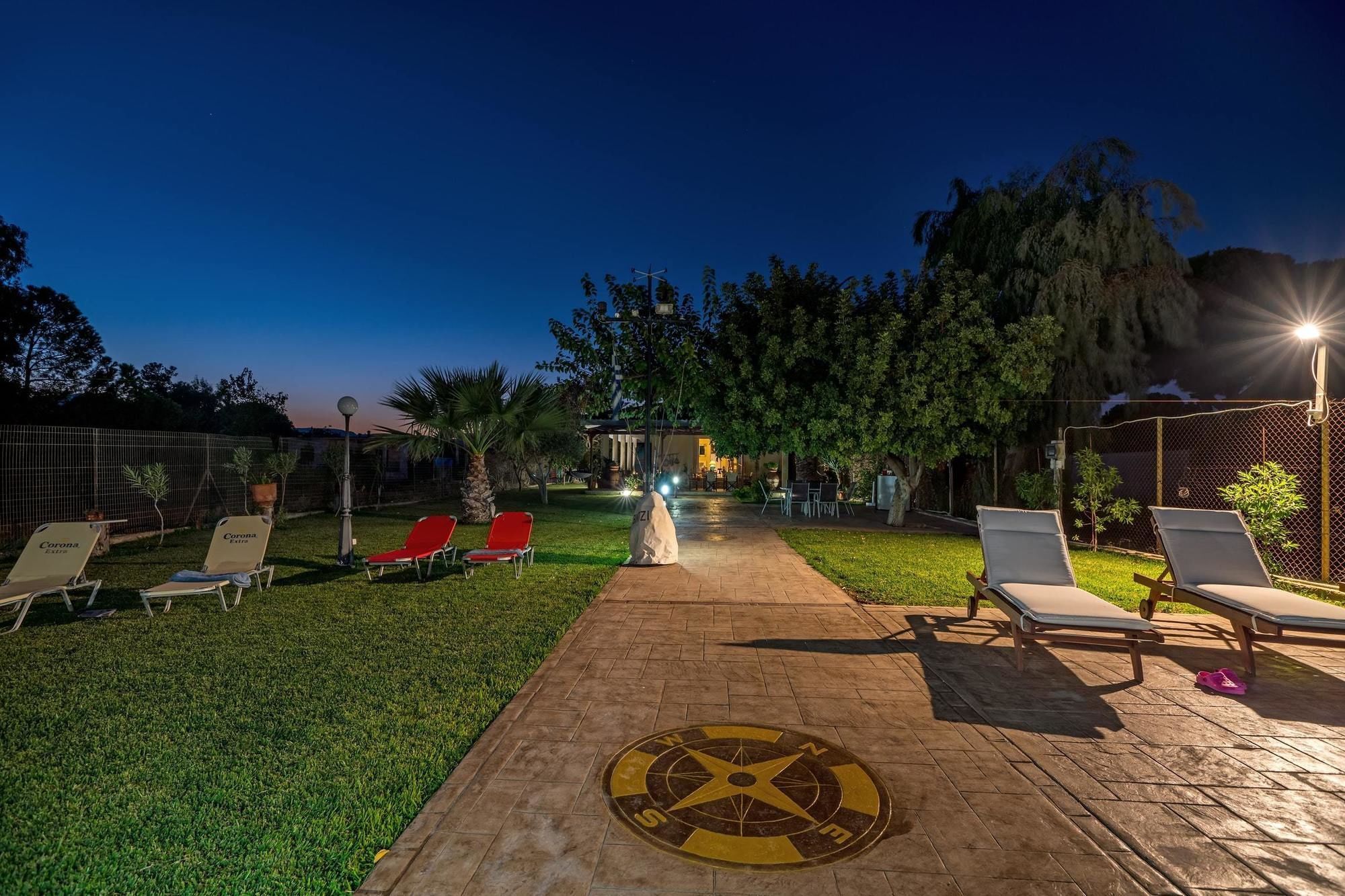 Maria'S Seaside Villa - House With 3 Rooms In Marathon, With Wonderful Exterior foto
