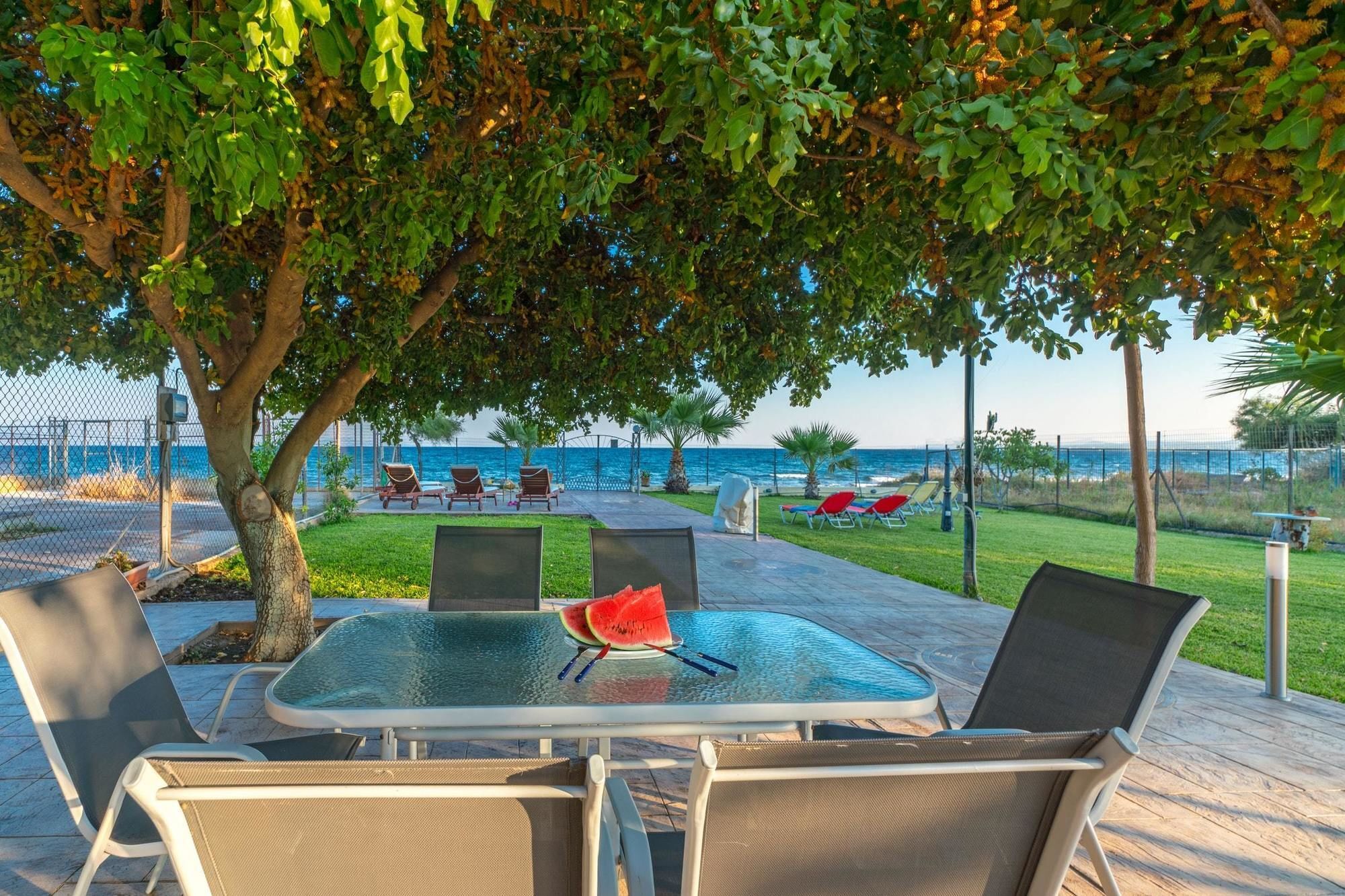 Maria'S Seaside Villa - House With 3 Rooms In Marathon, With Wonderful Exterior foto